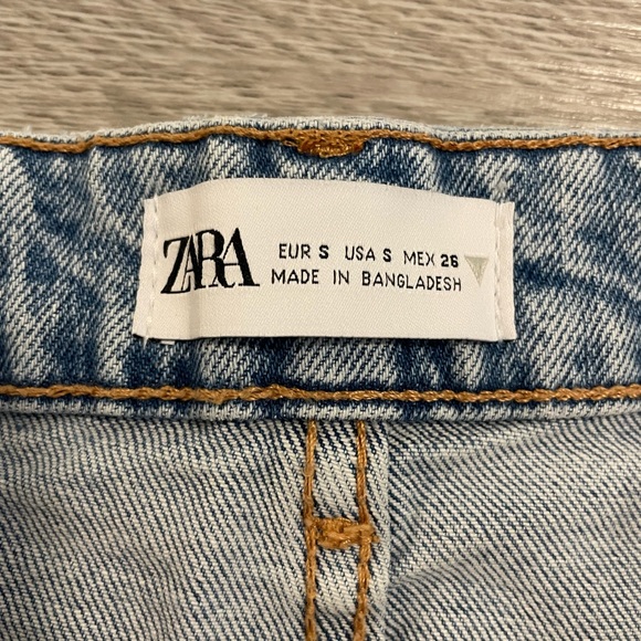 Zara Denim Mini Skirt - Picture 2 of 2